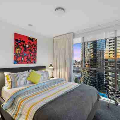 View from the Top ~ 2Bed, 2Bath, 2Parking, Balcony Rooms