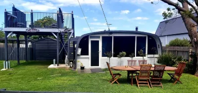 Chill at the Igloo cottage - 100m walk to beach Portarlington Golf Club附近的飯店