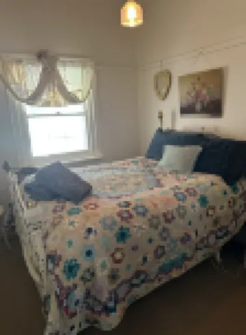 Yea Fig Tree House. Three bedroom plus study comfortable family home. 耶伊酒店