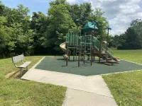 Cozy Country Cabin! 1 mile from Lake and beach area!