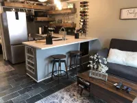 Completely Remodeled-- 1/1 just 2 blocks from the base!  호텔