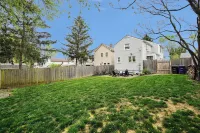 Quaint Royal Cottage @ Historic Leesburg