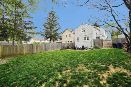 Quaint Royal Cottage @ Historic Leesburg