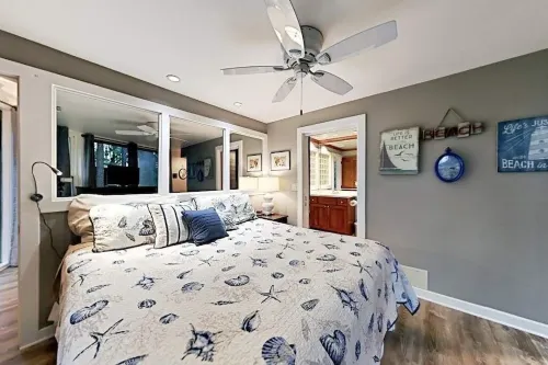 Stunning Sea Pines Treetop Oasis Deck & Grill with short walk to Harbourtown