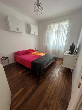 Proche Métro 13 et Rerc Отели в г. Клиши-ла-Гаренн