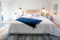 Bay views with kayaks, bikes, fire pit, crabbing and more Hotels in Shady Side