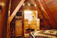 Riviera Des Chutes (River of the Falls) Cabin in the Woods Hotels near LaPine State Park
