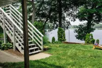 Lake-Front Lodging- Fisherman's Cove at the Blue Heron Retreat