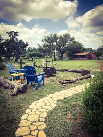 Relax and unwind at this private, rustic and romantic cabin; Private Hot tub