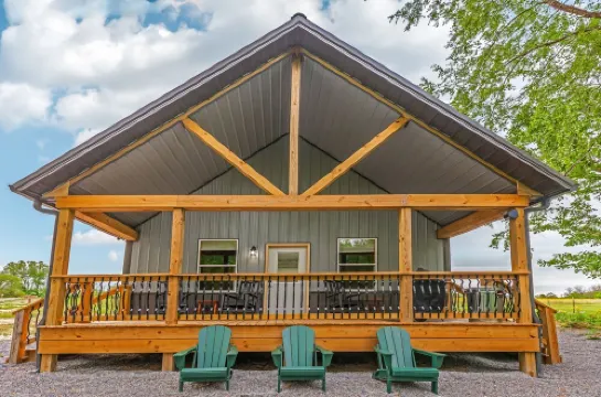 Riverfront Cabin~Firepit~Private Boat Ramp w/ river access~Dog-Friendly! Hotels in Jamestown