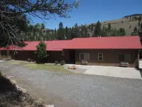 Room 4 @ Montana's Wolf Creek Lodge