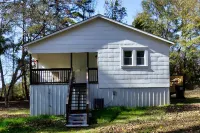 Charming Country Cottage Retreat -  Walking distance to Downtown Hotels in Paulding County