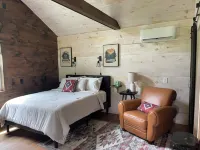 Ayers' Acres Cabin 4 - cozy cabin for 2 near Corning, Watkins Glen, Finger Lakes