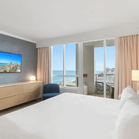 Best Rates!! Remodeled Gorgeous 1BR/2Bath Corner Unit Oceanview Free Spa Passes