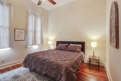 Cute 1bed 1bath steps from French Q, Bourbon St and Jazz venues Hotels in Faubourg Marigny