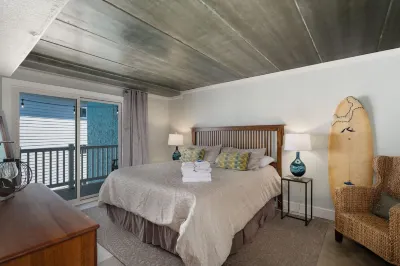 Professionally Designed Oasis, Budget & Pup Friendly, Walk-in Shower, Pools!