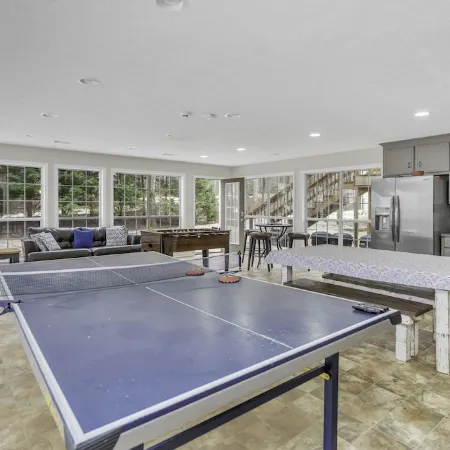Game Room, Quiet Cove & Dock!  Lakefront! Sleeps 16