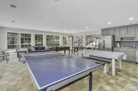 Game Room, Quiet Cove & Dock!  Lakefront! Sleeps 16