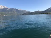 Between lake and mountains, cosy house with beautiful view of Lake Annecy