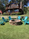 Cozy Lakefront log home on Callender Lake.