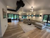 Modern House at Easy Street on the River- Large sports field and River Access!