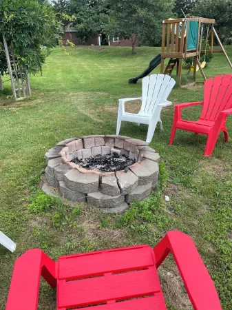 Charming 3-bedroom cottage in Hampden with AC, WiFi