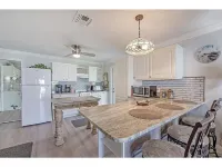 Newly remodeled 1 bedroom suite in Goodland Fl. fishing island of Marco Island