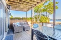Modern Beachfront Escape Steps from Ferry Private Deck Waterfront