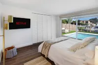 Upscale Florida Waterfront Heaven, Pool, Jacuzzi