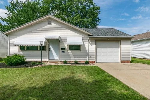 2 bedroom, 1 bathroom, with office Retreat! Hotels in Wickliffe
