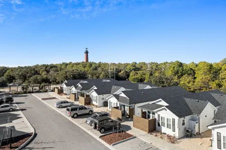 King & Bunk Beds, Beach Parking Pass, & Pets Stay Free