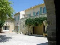 Uzès: superb gîte in a Provencal farmhouse 700m from the town center Hotéis em Uzes