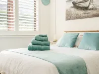 Stone's Throw from Beach and Forest, Country Walks فنادق في دوجنور ريجيز