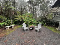 Hale Malie - a peaceful rainforest retreat minutes from Volcano National Park!
