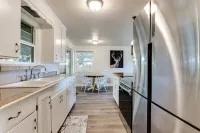 Fir-Grove Retreat-Stylish Home in Tranquil Setting