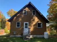 Adirondack Retreat Hotels near Hooper Garnet Mine