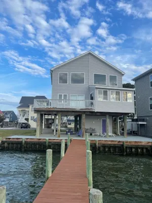 The purple door at the bay.
