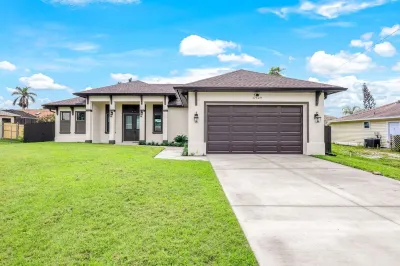 Brand New Vacation Home Hotels near Gulf Coast Town Center