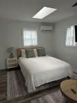Cozy beach studio within walking distance to the beach.