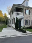 New Two Story House with Two Decks & Screened in Patio near Charming Downtown - Homestays
