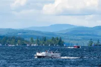 3 bedrooms, close to skiing and lakes. Hotels in Bridgton