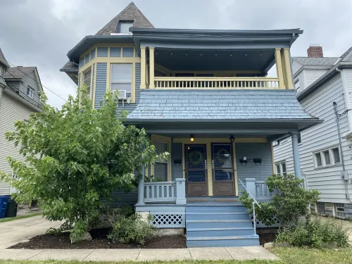 King Suites - 2 King Beds & Garage Parking Hotels in Lakewood