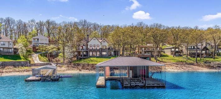 Waterfront Home with Million Dollar Views on Duck Creek Hotels in Delaware County