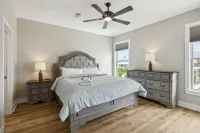 A Little Piece of Heaven-Waterfront-Views-Firepit-Family Friendly