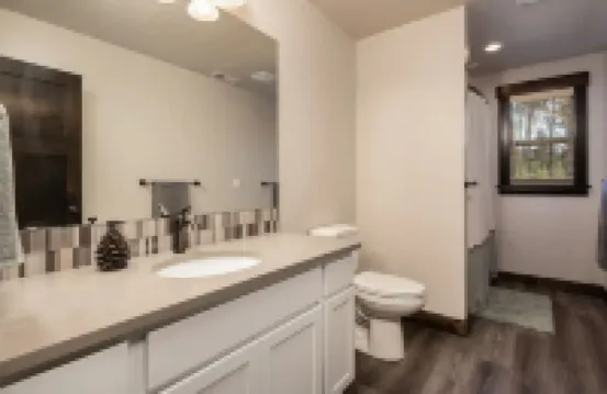 Newly Constructed Apartment in Prime Location!