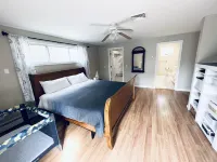 Great location! Short walk to the beach, 5min drive to center! A lot of capacity