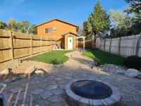 1 bdrm, duplex, pup friendly, fenced in yard, a perfect getaway!