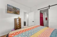 Downtown Burgundy Bungalow w/Fully Fenced Yard, AC, W/D, 3 Smart TVs, Fast WiFi