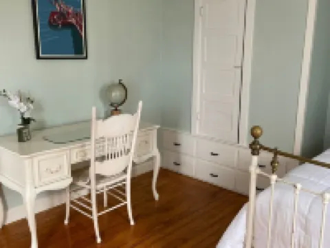 Cozy Cottage on Togus Pond Hotels in Augusta