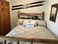 Mtn View Beauty- Walk to Slopes & Lake Lavinski- Top Rated Condo-Sleeps 5-Cheap